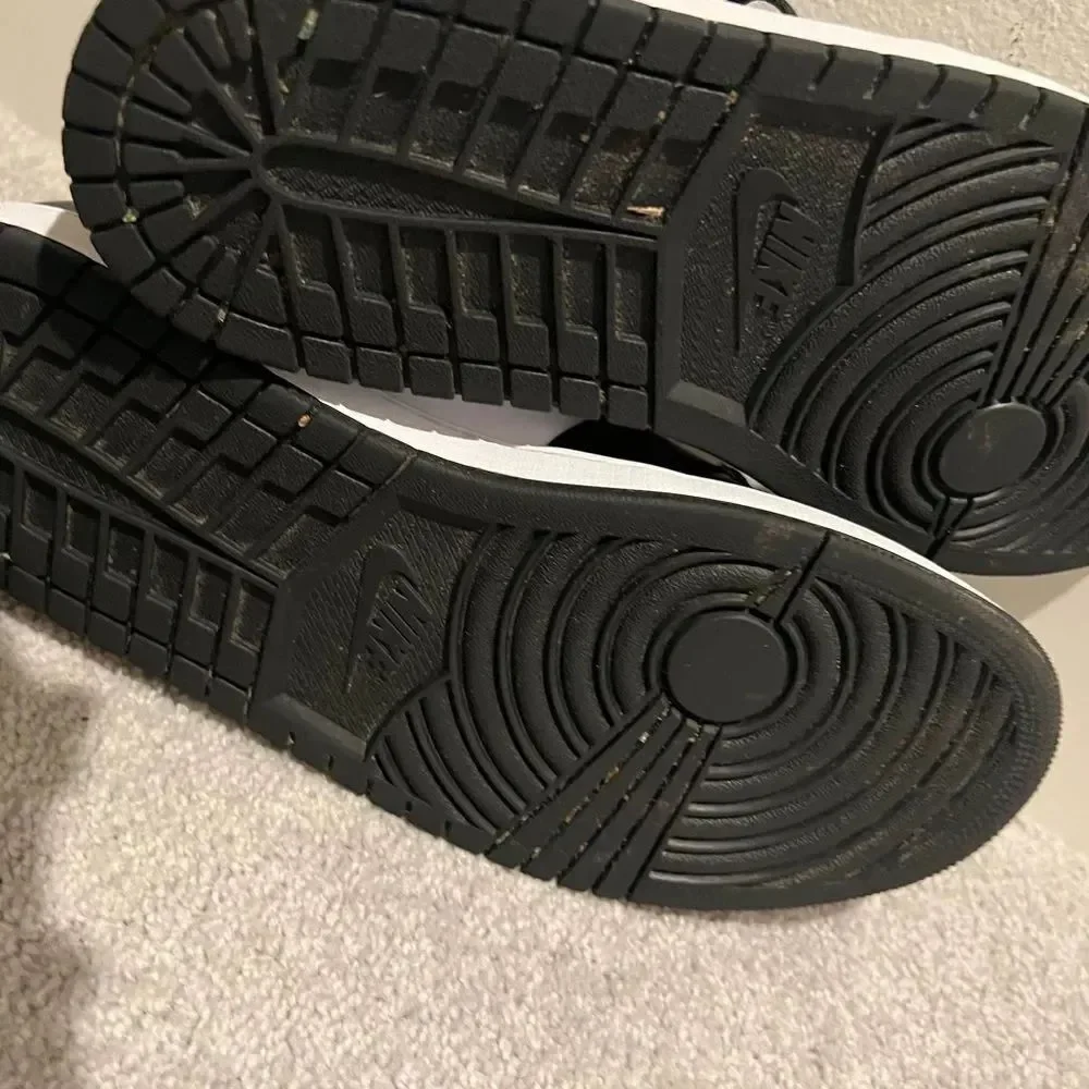 2021 Air Jordan 1 MID 